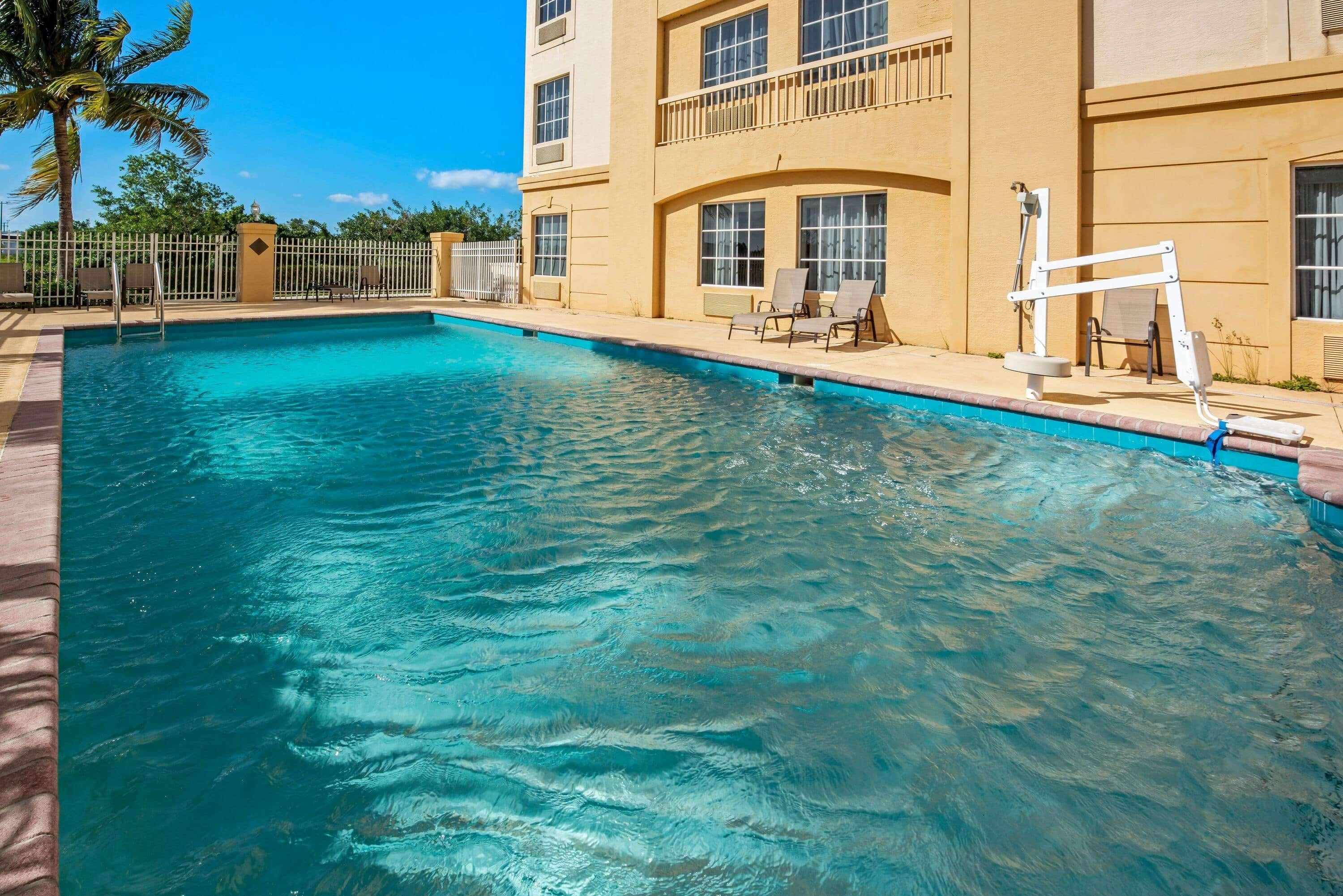 La Quinta By Wyndham Ft. Pierce Hotel Fort Pierce Exterior photo