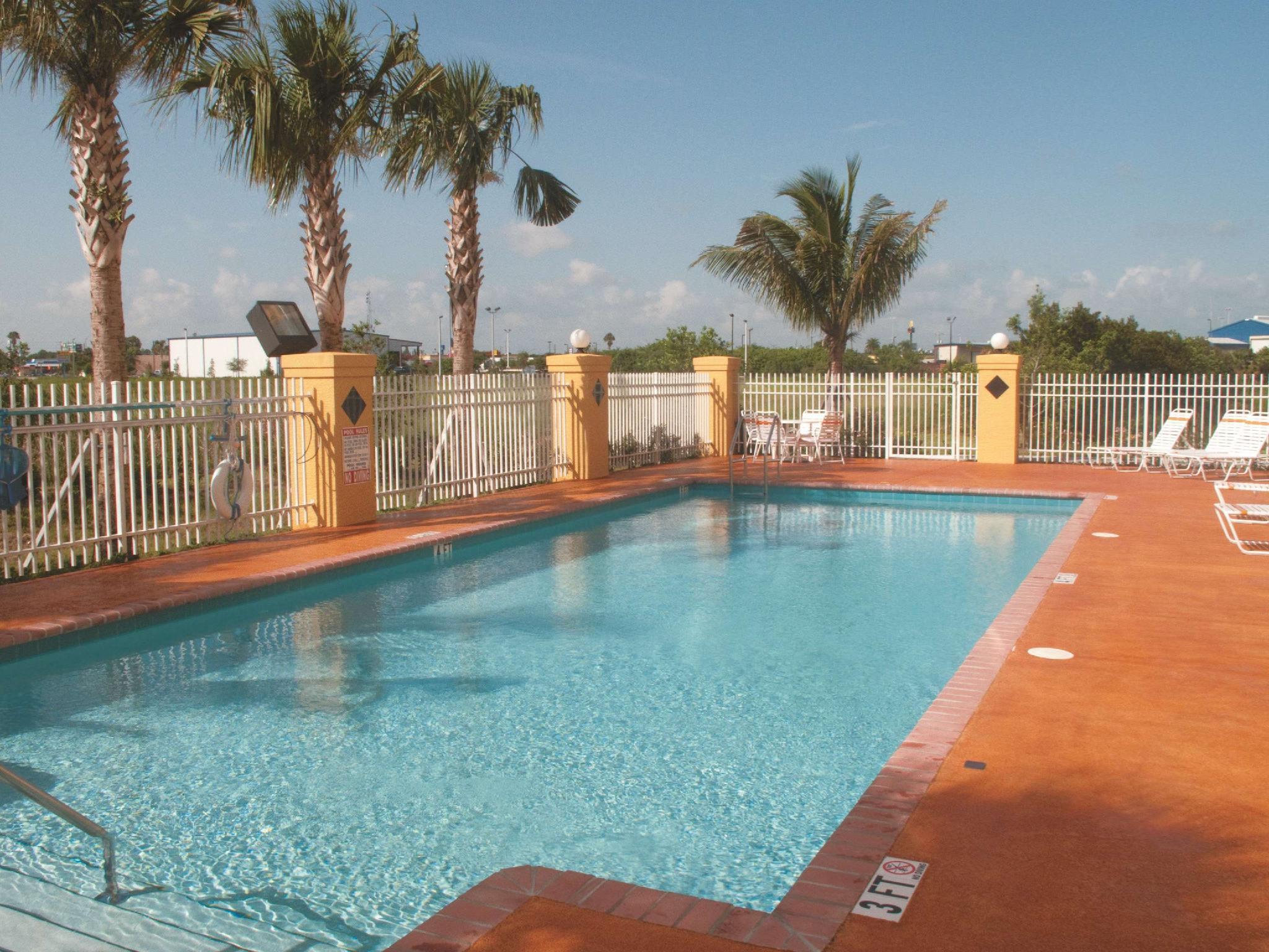 La Quinta By Wyndham Ft. Pierce Hotel Fort Pierce Exterior photo